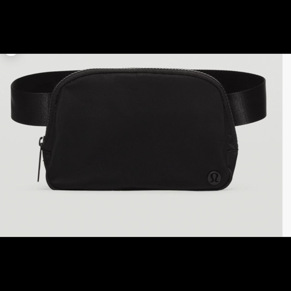 Lululemon Everywhere Belt Bag